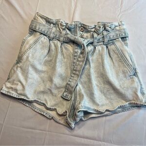 Hollister Blue High Waist paper bag Denim Shorts, belt, Button fly , size 9